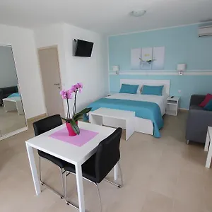 Emanuel , Rovinj Horvátország